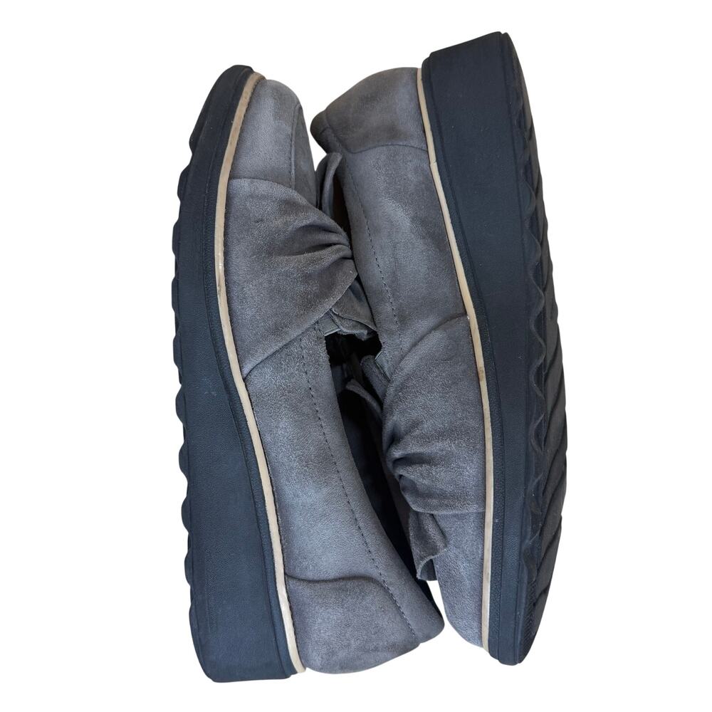 Clarks Sharon Dasher Loafers Women’s 8 Gray Suede Soft Cushion Bow Comfort